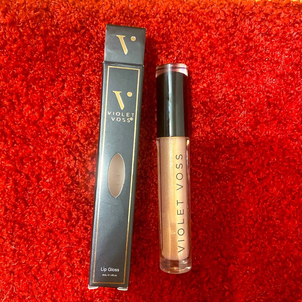Violet Voss lipgloss